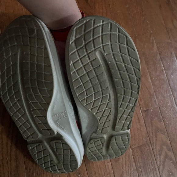 Oofos White and Pink Mules with Tropical Print - Picture 2 of 2